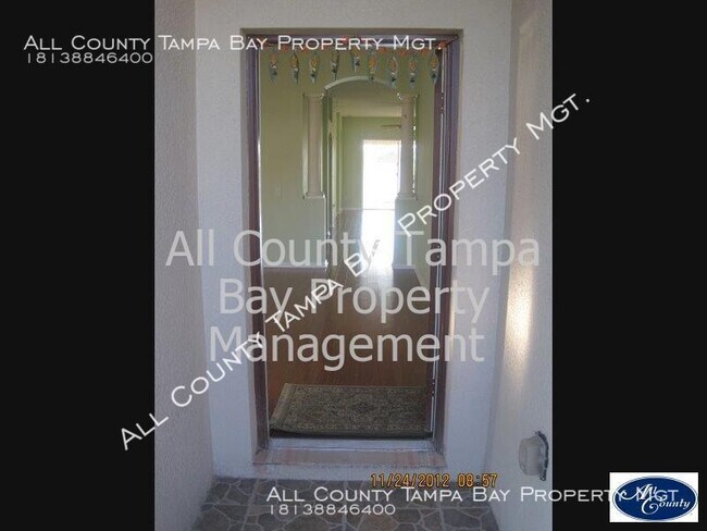 Building Photo - 4 Bedroom Executive Home