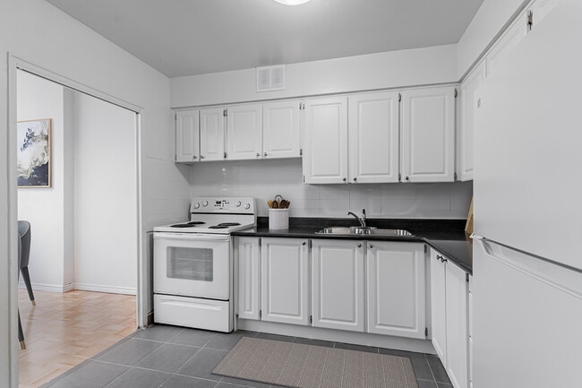 Building Photo - El Presidente