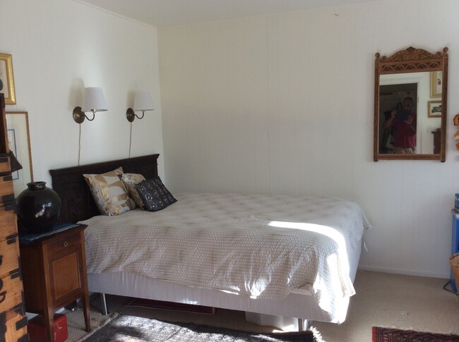 Large bedroom, easily fits queen bed 2 chests of drawers, and full size sofa - 60 Highland Blvd