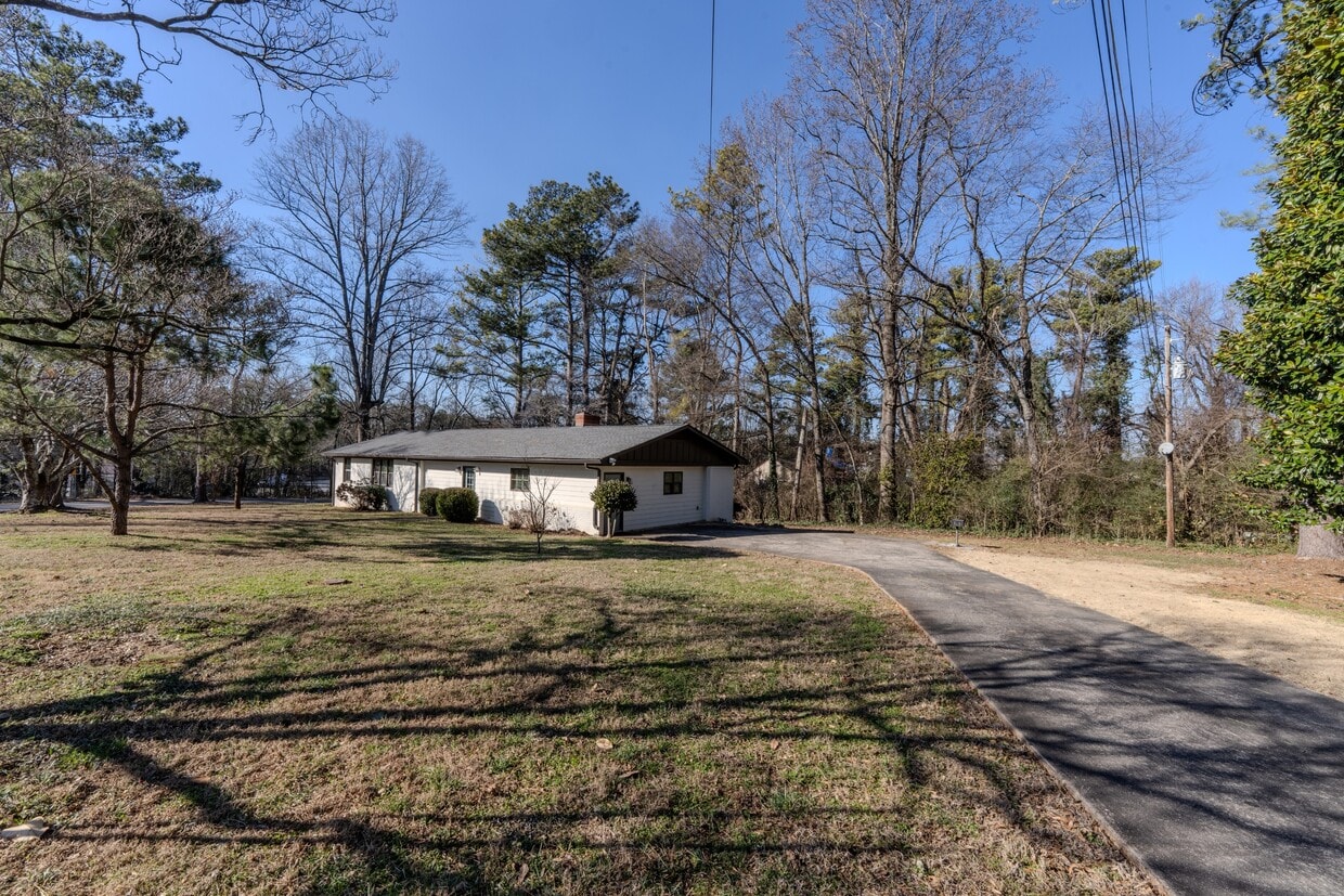 Photo - 1021 Plainview Dr (Marietta, GA)