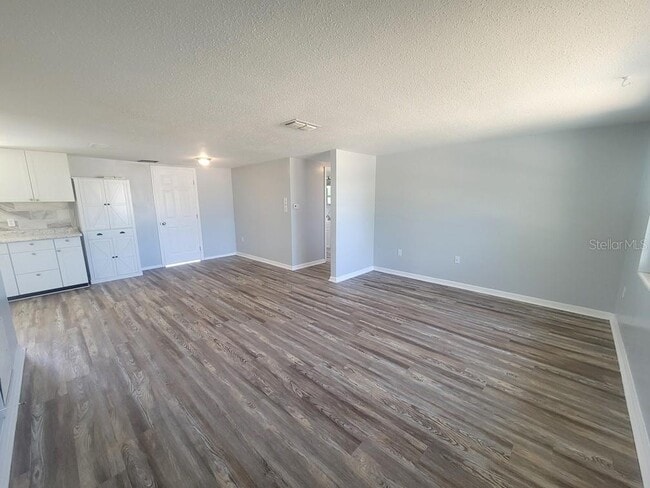 Foto del edificio - 10225 Gardenia Ln