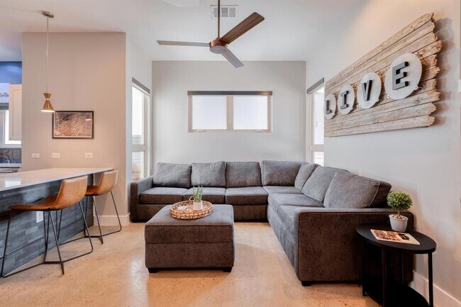 Foto del edificio - 2800 Crest Ave