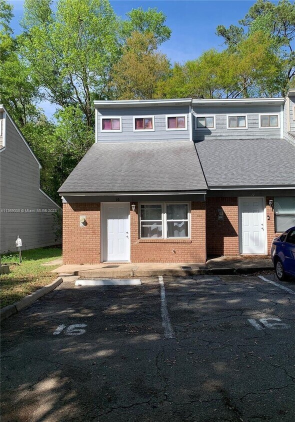 2100 Continental Ave, Tallahassee, FL 32304 Townhome Rentals in