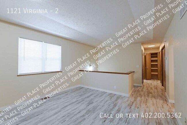 Building Photo - 3 Bed 2 Bath Double Stall Garage Available...