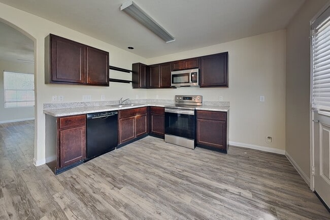 Building Photo - 10119 Berrypatch Ln