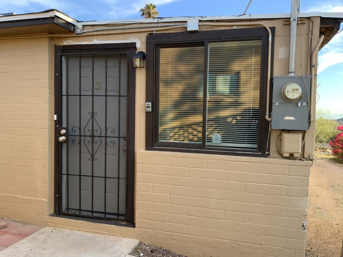 Foto principal - 1402 W Mercer Ln Unit 3