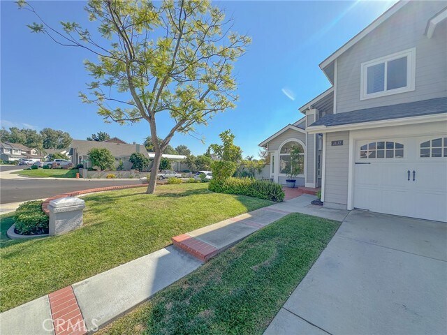 Building Photo - 21115 Briarwood Ln