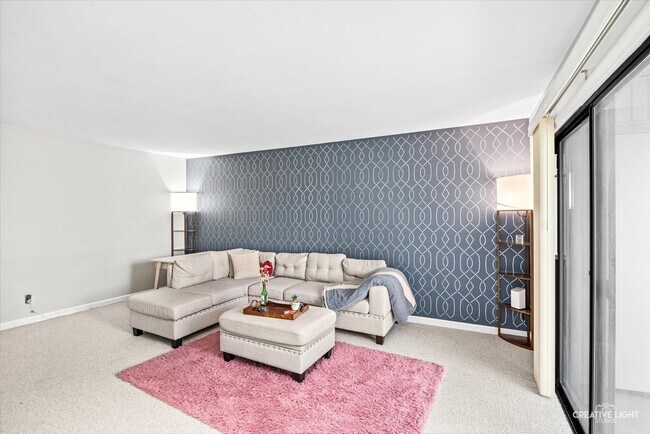 Foto del edificio - 2220 Country Club Dr