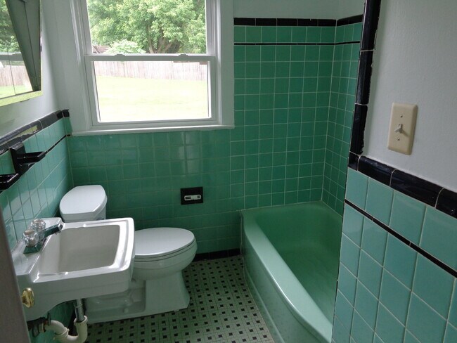 Foto del edificio - 607 Waterloo Rd