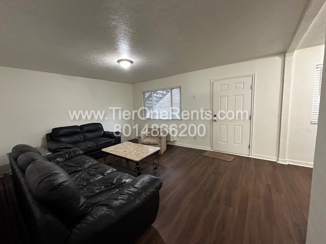 Building Photo - This property offers a NO DEPOSIT option a...
