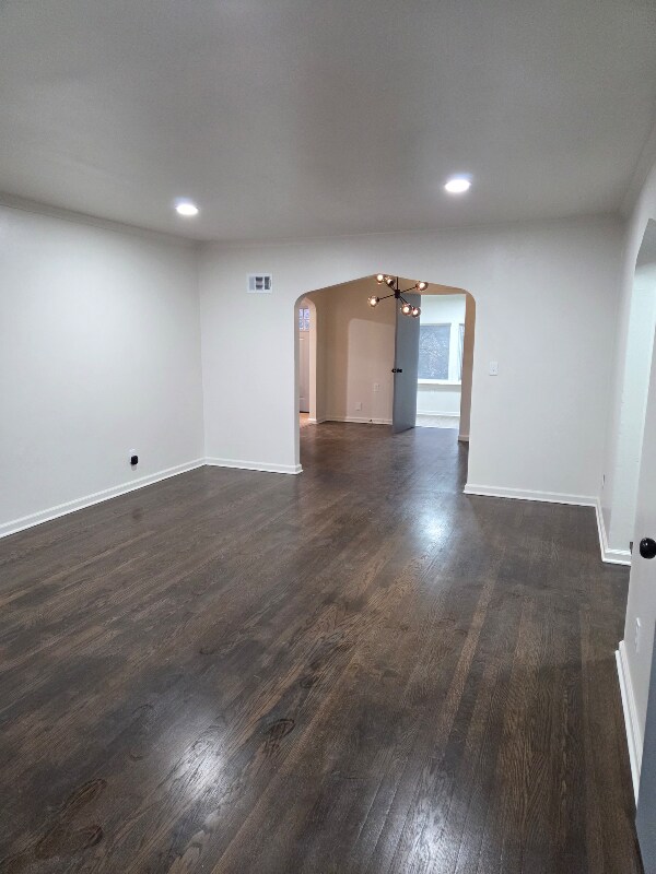 Foto del edificio - 1600 E 77th Terrace