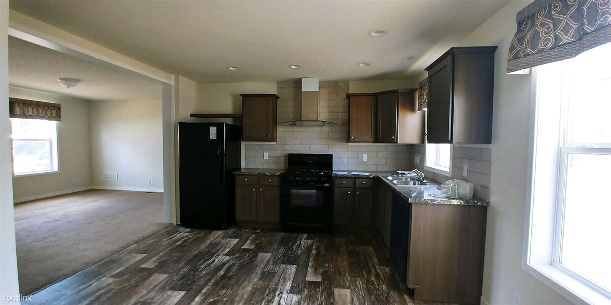 Primary Photo - 3 br, 2 bath House - 28 Joymar Dr