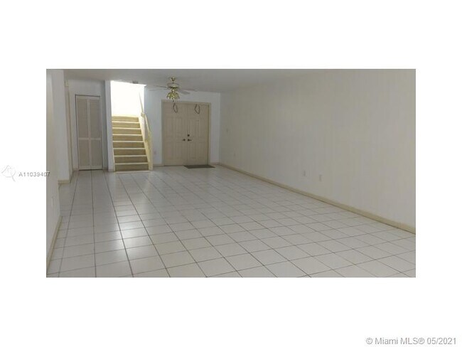 Foto del edificio - 300 NE 212th St