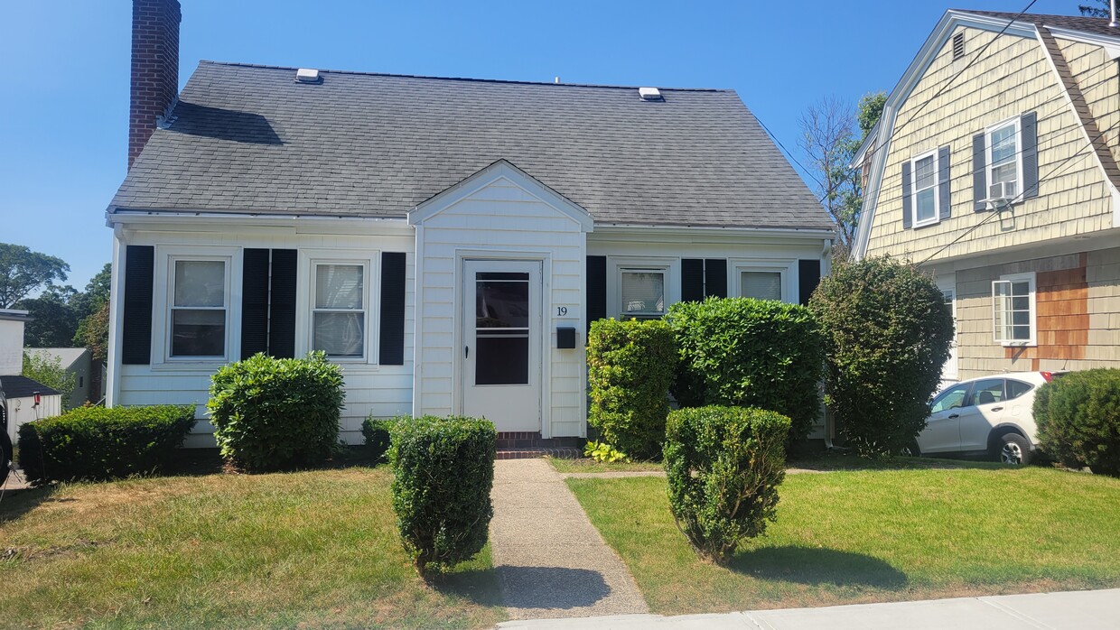 Primary Photo - 19 Grogan Ave