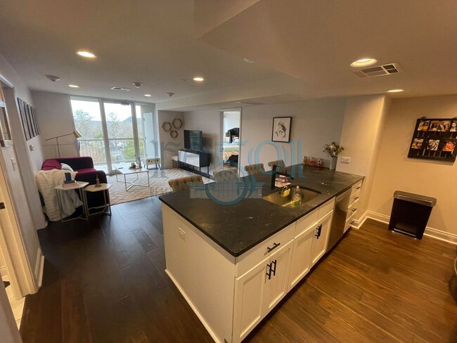 Foto del edificio - 2 BR 2 BA Luxury Condominium