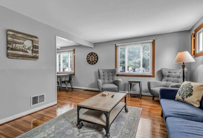 Foto del edificio - 37 Redmond Ave