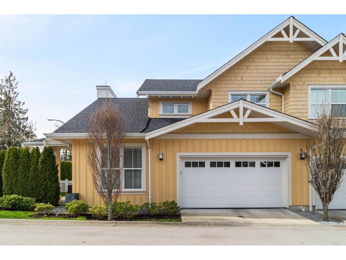 Primary Photo - 22057-22049 49 Ave