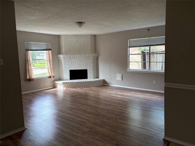 Building Photo - 927 Three Forks Dr