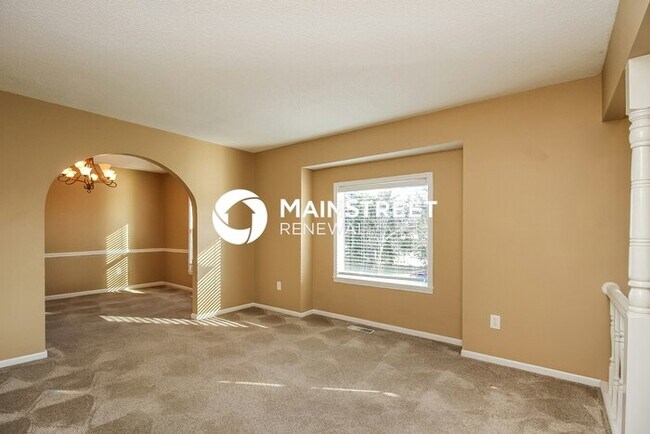Foto del edificio - 3 Bedroom Pet-Friendly Home in Grandview, MO with Main Street Renewal