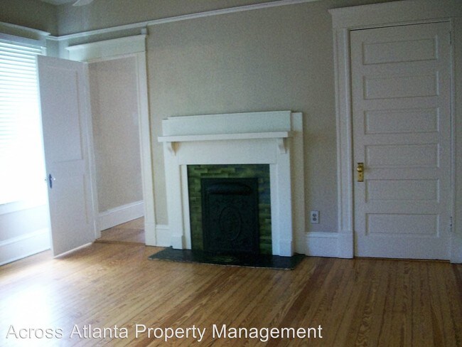 Foto del edificio - 908 Saint Charles Ave NE