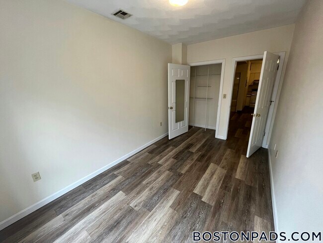 Building Photo - 81 Essex St