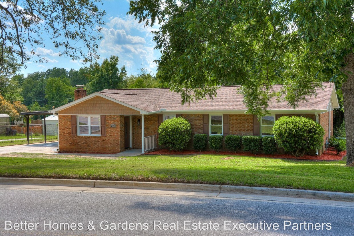 Foto principal - 208 Newmantown Rd