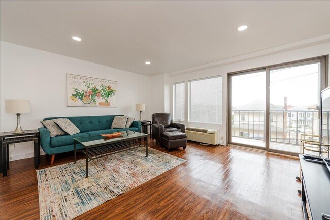 Foto del edificio - 235 W Park Ave