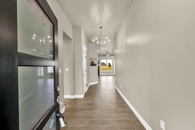 Building Photo - 2608 SW 68th St