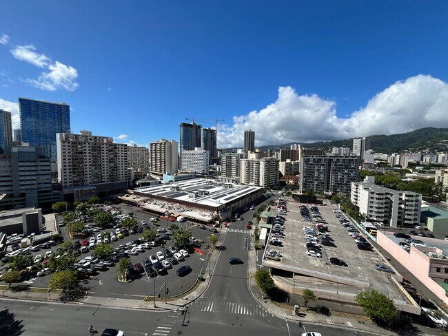 Building Photo - Kapiolani Manor (Honolulu) - RENOVATED - 1...