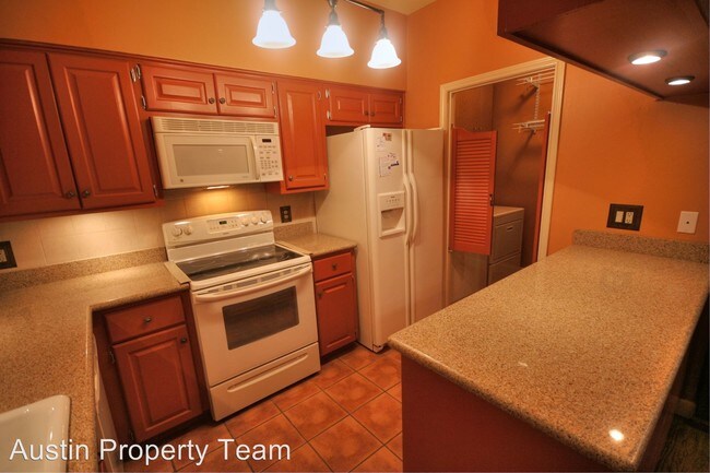 Building Photo - 1307 Kinney Ave
