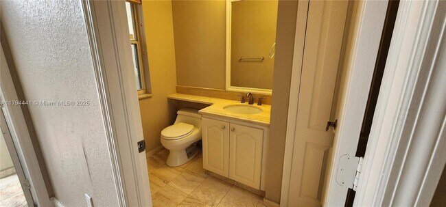 Building Photo - 3541 SW 170th Ave
