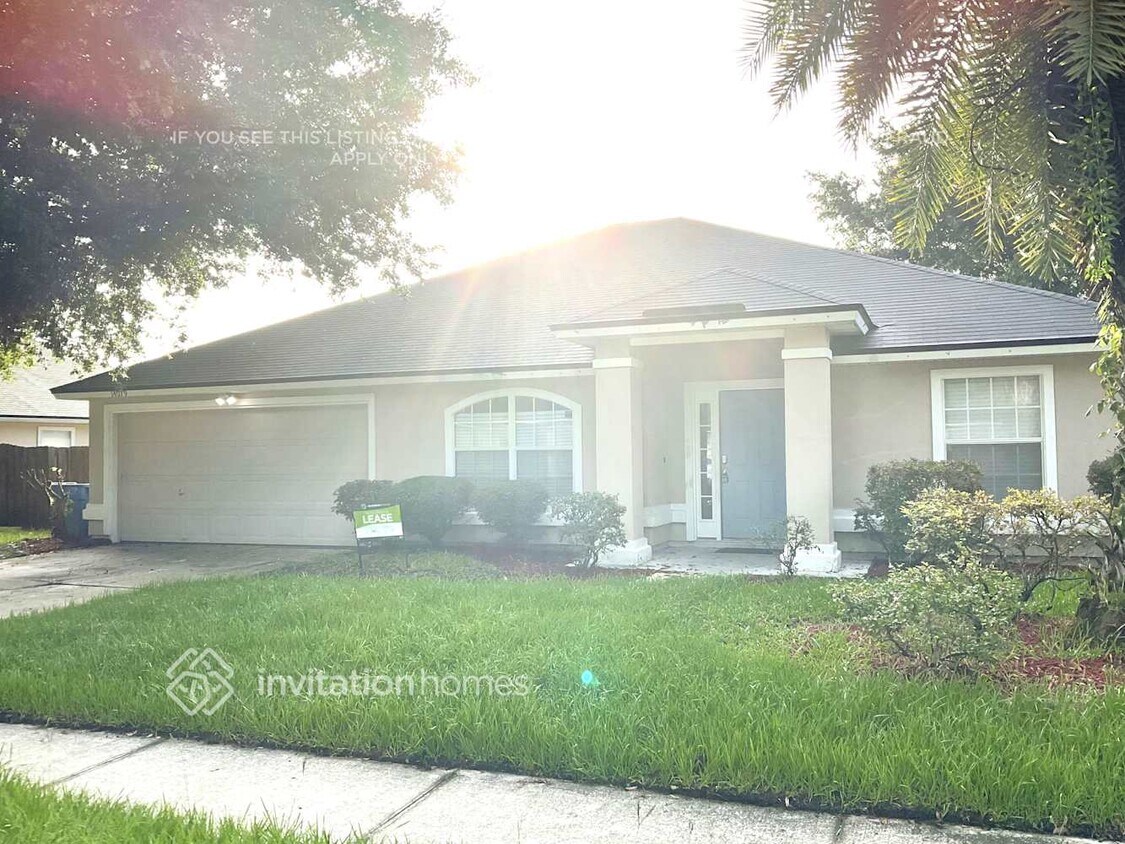 Foto principal - 14079 Crestwick Dr W