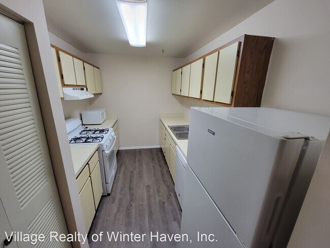 Building Photo - 1 br, 1 bath House - 2065 Isle Royale cour...