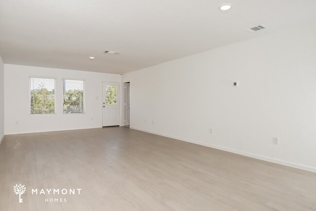 Foto del edificio - 518 Paul Cyn