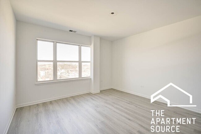 Foto del edificio - 1544 W Glenlake Ave