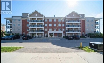 Building Photo - 70-370 Baycliffe Cres