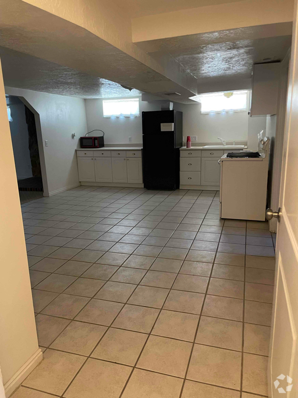 Building Photo - 5185 1150 W