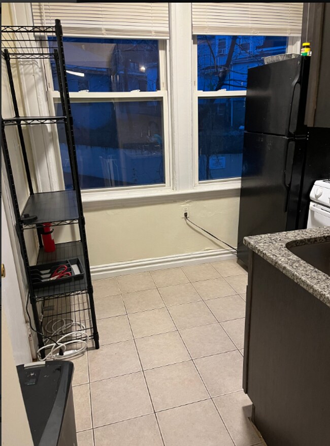 Foto del edificio - Great 2 Bed in Allston for September 1, 2026