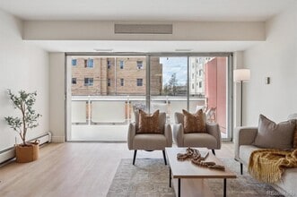 Building Photo - 1121 Albion St