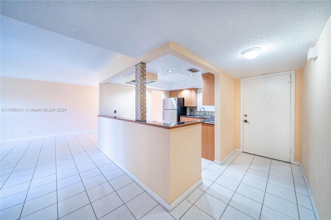 Building Photo - 3100 Riverside Dr