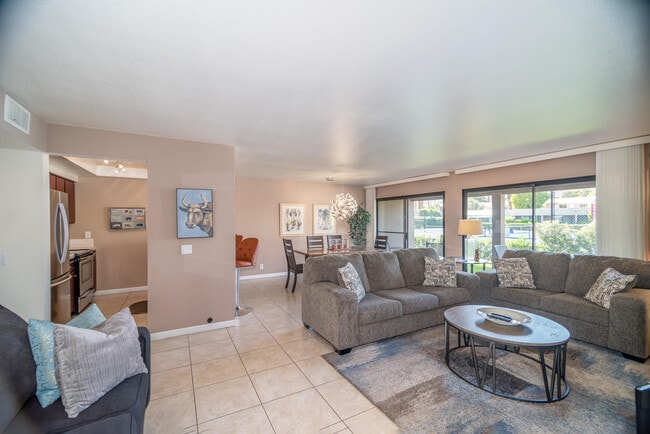 Building Photo - 73801 Club Cir Dr