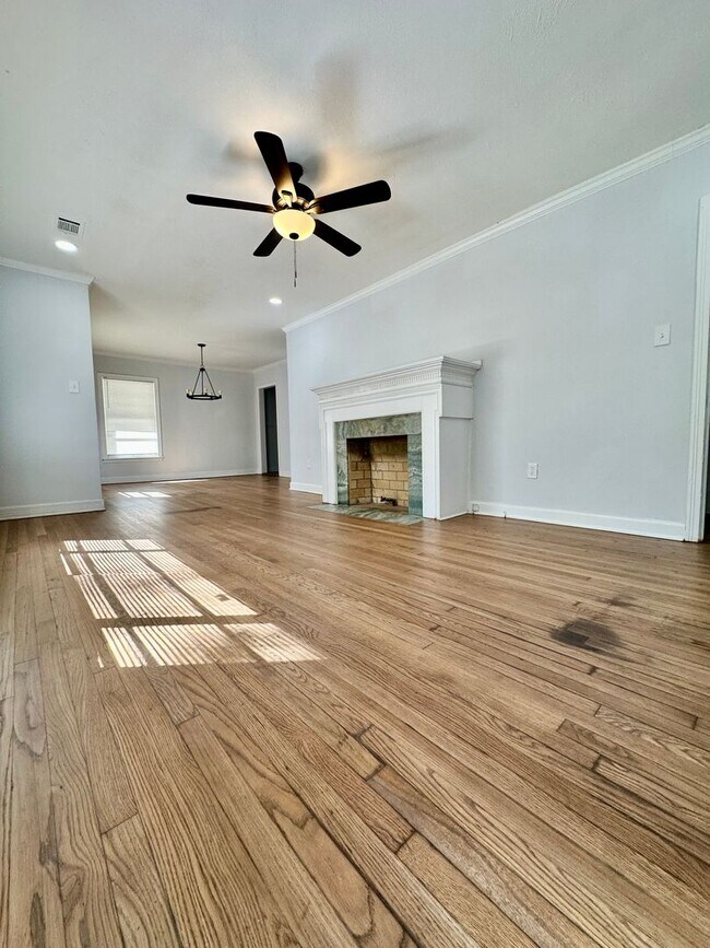Foto del edificio - 1026 Meadow Heights Dr