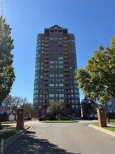 Building Photo - 3320 Spinnaker Ln