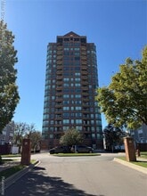 Building Photo - 3320 Spinnaker Ln