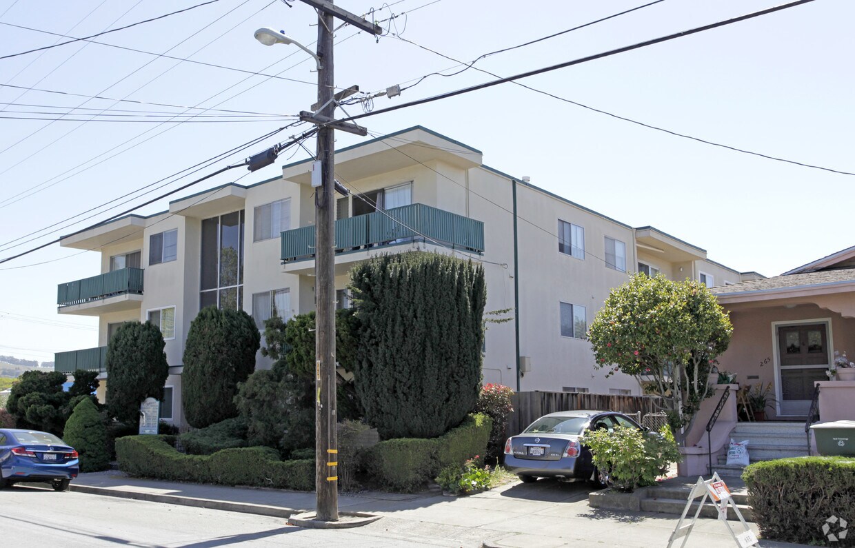 Cypress Manor Apartments in San Leandro, CA