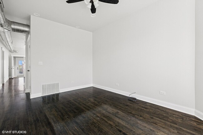 Foto del edificio - 2234 W Medill Ave