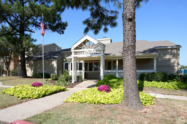 Leasing Office - Diamond Lake Apartments