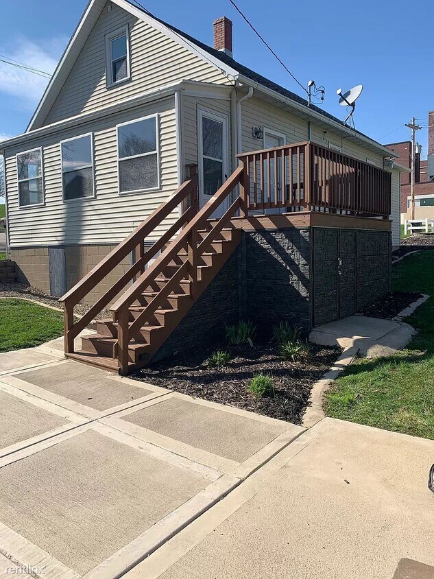 Primary Photo - 3 br, 2 bath House - 12 5th St