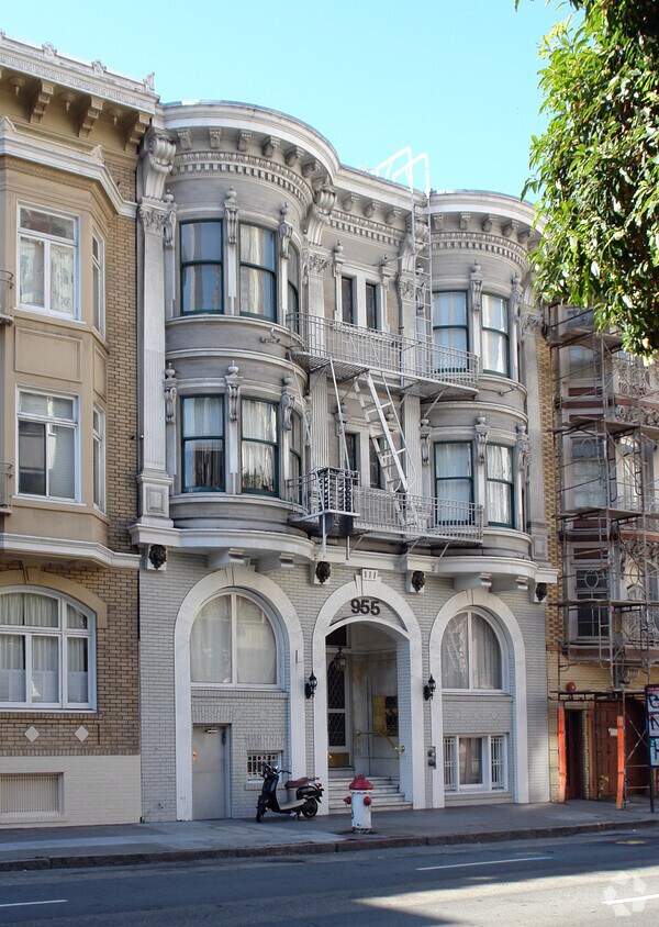 Building Photo - 955 Pine St