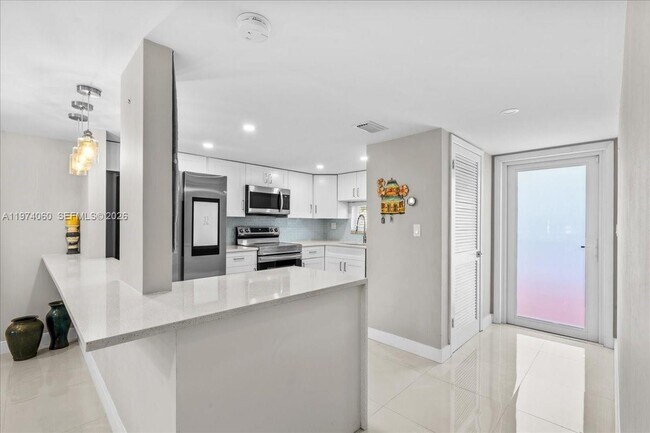 Foto del edificio - 811 S Hollybrook Dr